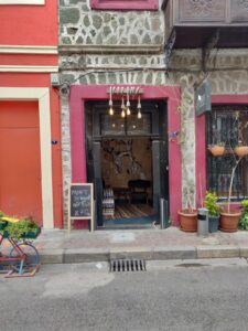 Hayyam Şarap & Kitabevi