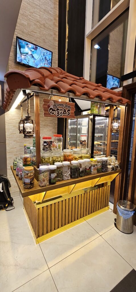 Ithatha Restaurant Alkhor - Ethiopian restaurant